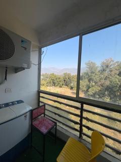 Elegant Urban Apartment - 4