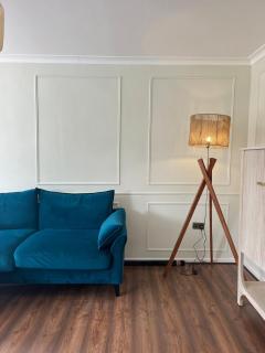 Modern Classic 2 bed apartment by Graves Park - 8