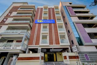 FabHotel Dharani Grand Madhapur - 6