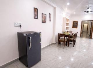 Calm and Cozy Stay Experience Lucknow Peace - 5