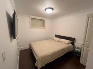 Cozy Equipped Guesthouse Near Mall & Skytrain - 6