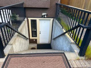 Cozy Equipped Guesthouse Near Mall & Skytrain - 1