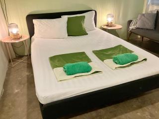 326 Podtel at The Breakie Bar - Bangkok - 4