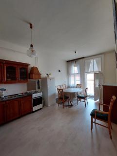 Bright, Spacious Classic Apartment in the City Center - 9