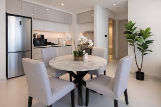 Sea and Palm View from 1BD apt in Beachfront - 7