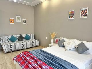 Центр левого берега, Комплекс Grand Champion - 5