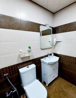 Caspian Breeze Luminous Suite with Balcony Steps from Baku Boulevard - 1