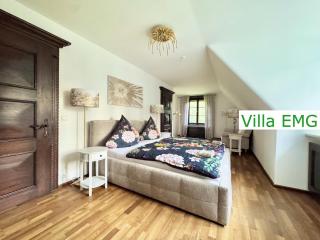 Luxus Ferienhaus Villa EMG München in Moosburg mit Pool, Kamin, Wald, See für Familien Gruppen bis 24 Personen - 3