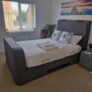 The Lancers, Cheriton, Kent - Modern Double Room with En-Suite, Parking & Fast WiFi - Close to Channel Tunnel - Kent - 1