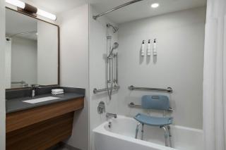 Fairfield by Marriott Inn & Suites Clinton - Clinton - 1