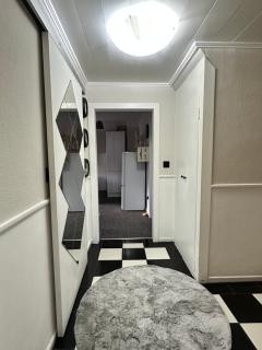 Duisburg FeelHome, Flughafen nah,2-Schlafzimmer, Badewanne, Zentral, WiFi, Top Floor - 6