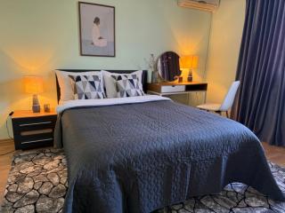 City Center Sleep Rooms-Private & Shared Bathrooms-Self Check in - 1