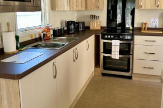 Leona Static Caravan Hoburne Devon Bay - 0