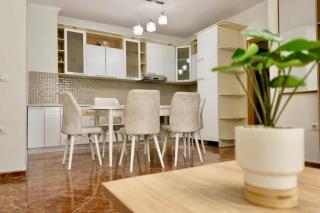 Tirana Central Apartment - Free Parking - Balcony - 9