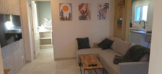 Maisonnette moderne avec terrasse 10 min CNPE - 4