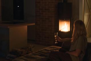 Rumiane pola - stodoła na Mazurach z widokiem na jezioro - 3