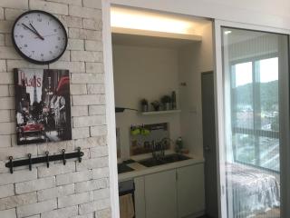 Netflix & Chill SOHO Retreat - 7