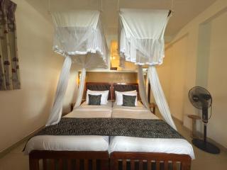 Hilltop Guest House - 2