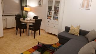 Stilvolle 2-Zimmer-Wohnung - Tram vor der Tür - Parkplatz - Rainshower - Nähe Universität - 7