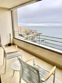 Dpto Frente al mar con increible vista - 8