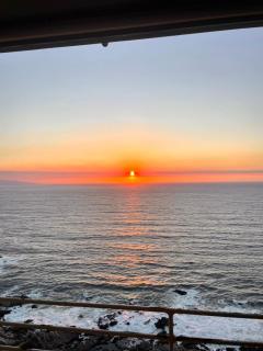 Dpto Frente al mar con increible vista - 7