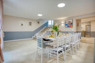 Large house ideal for groups families 12 people - 4