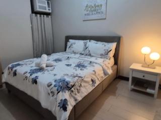 A&G Condotel Right Across NAIA Terminal 3 - 4