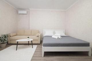 51 возле Байтерека, 2х комн с 2-мя кроватями,раскладным диваном и раздельным санузлом на 1-6 гостей, центр - 8