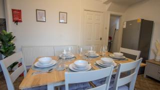 Modern 3BR House - Quiet Clifton Area - 8