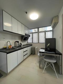 New! Spacious Quiet 3RM 1BATH Near Speedrail - 1