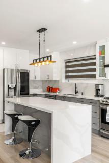 5 Bedroom Luxury Spa Escape with Pool & Jacuzzi - 4