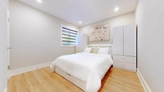 5 Bedroom Luxury Spa Escape with Pool & Jacuzzi - 2