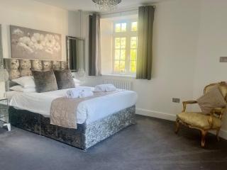 The Mews & Studio - 9