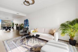 Barcode luxurious apartment, prime location - 0