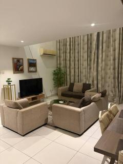 Serenity Suites Embassy Gardens - 5