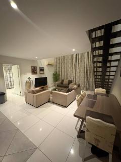 Serenity Suites Embassy Gardens - 1