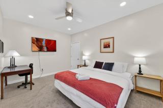 Spacious Indy Retreat - Entire Duplex Near Downtown - 8