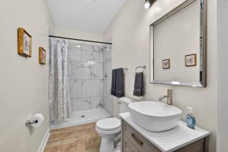 Spacious Indy Retreat - Entire Duplex Near Downtown - 7