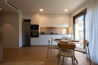 Newly Renovated Central Building - 7