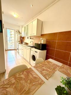 Summerland Beautiful Seaview Apartments - 6