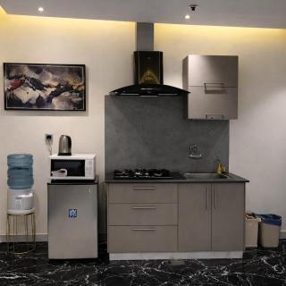 Luxury Studio Apt in Gulberg with City Views - 6