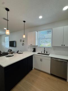 Beautiful apartment convenient location - 6