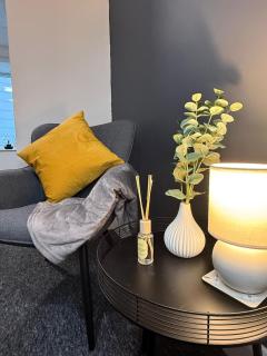 City-Close Studio By Escape & Estates Short Lets & Serviced Accommodation Liverpool with Free parking and Wifi - 5