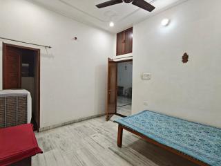 Peaceful 2BHK stay near Banaras Railway Station - 5