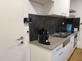 Cozy City Center Designer Apartment for 10 People - 9