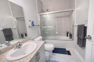 Quiet Private Master Suite w Ensuite Great Value - 0