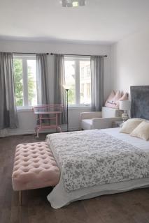 Quiet Private Master Suite w Ensuite Great Value - 1