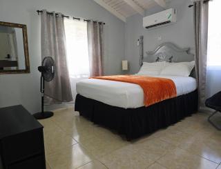 2BR Suite Escape to Florence Hall - 4