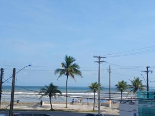 20 metros da praia,garagem,sossego - 0