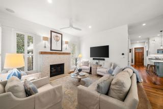 R&B Cottage & Carriage House - 6